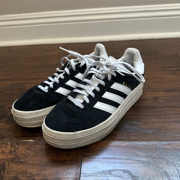 Adidas Gazelle Women's Black and White Sneakers - Picture 2 of 4